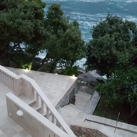 Punta Ruzmarin Apartment Selca (Brac)