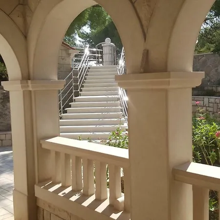 Apartment Punta Ruzmarin Selca (Brac)